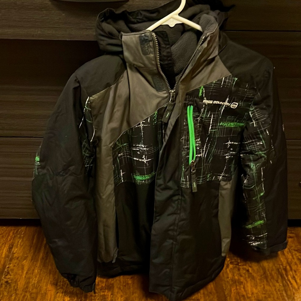 Free Country boys winter jacket. Size 10-12
